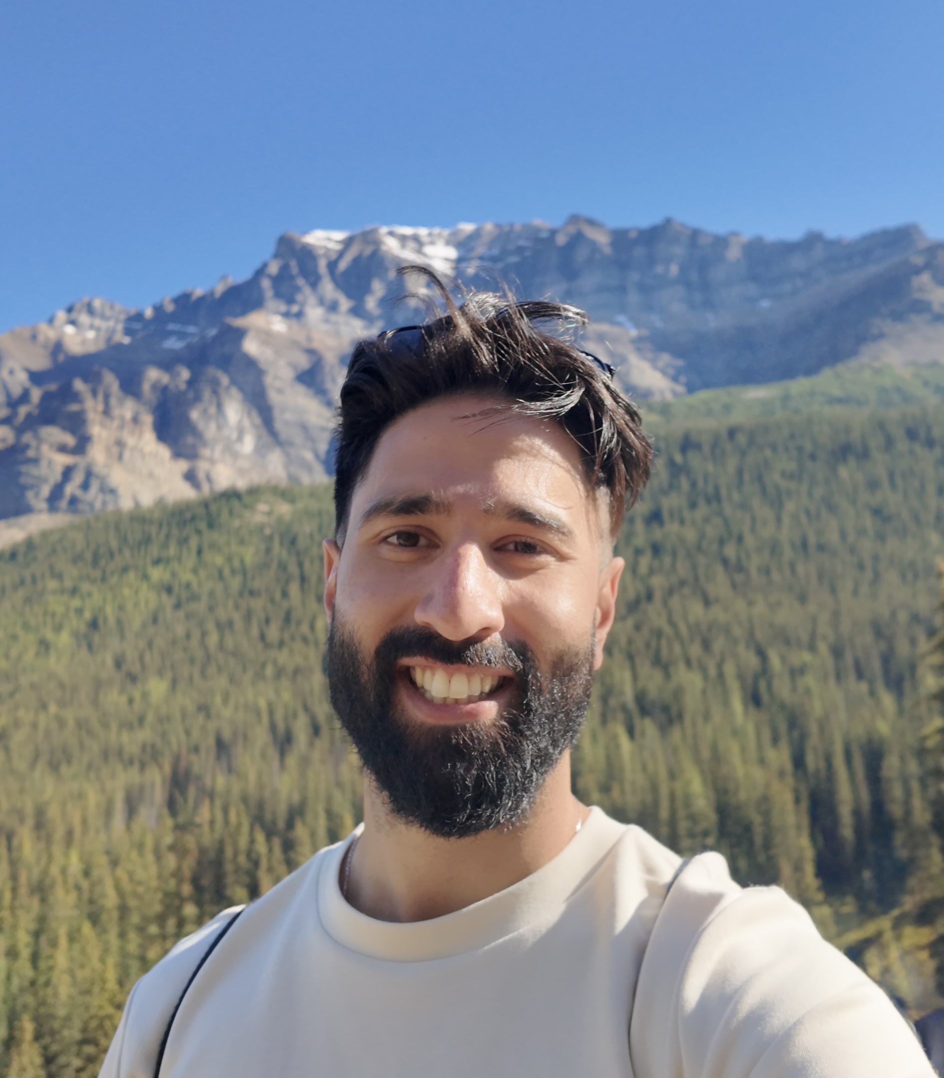 Param Dhaliwal Headshot